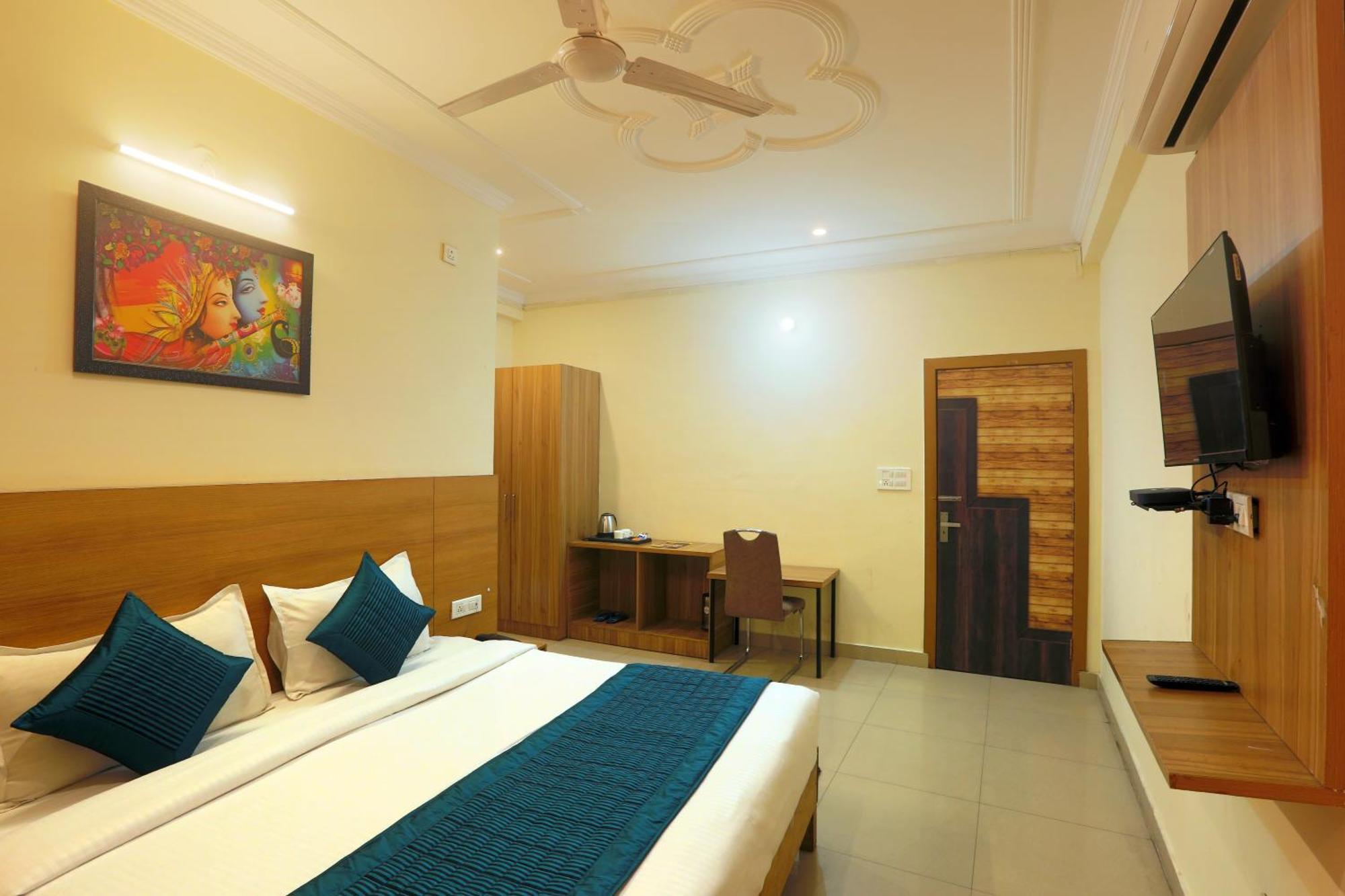 Hotel Lemon Suites & Banquet Noida Sector 62 Екстериор снимка