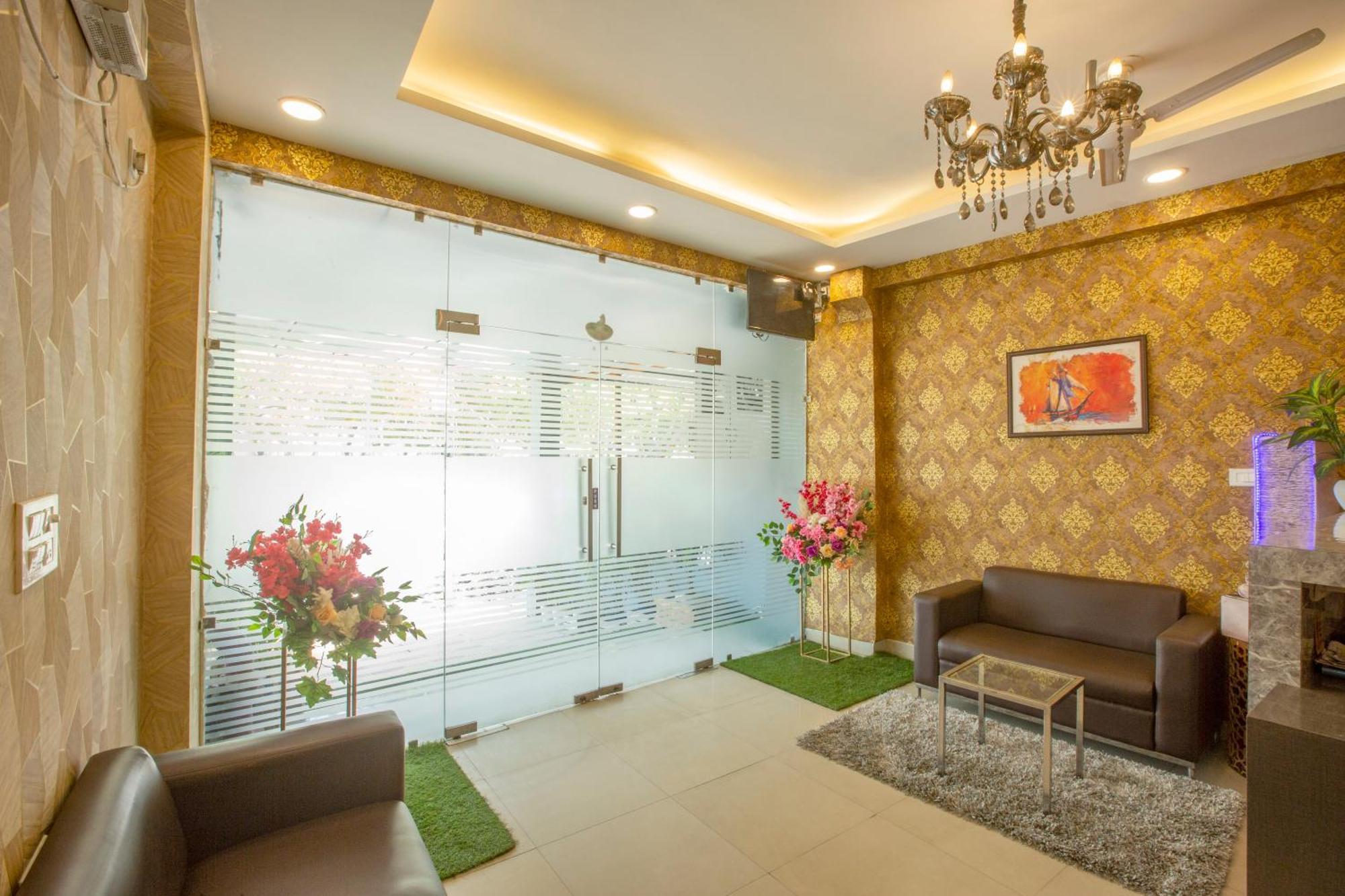 Hotel Lemon Suites & Banquet Noida Sector 62 Екстериор снимка